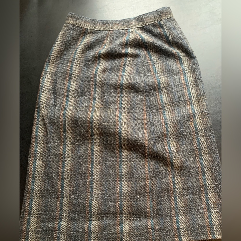 Plaid Wool blend  Skirt size 10 (Not US 10) see pics